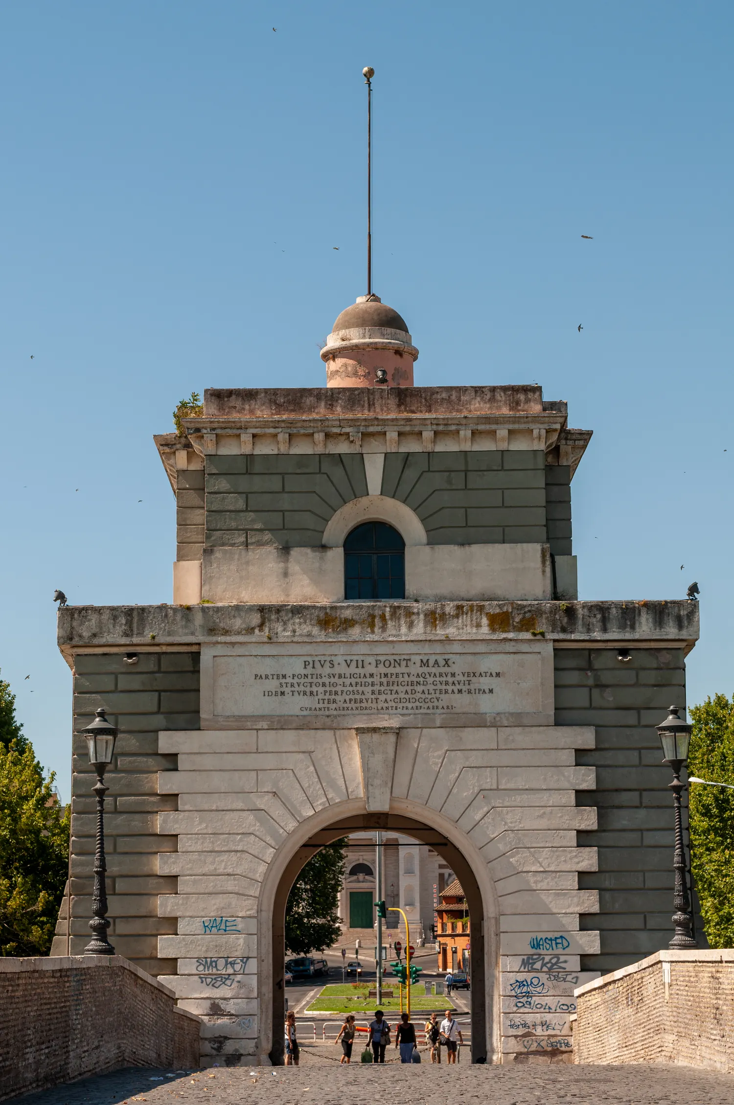 Torretta Valadier all’ingresso di Ponte Milvio