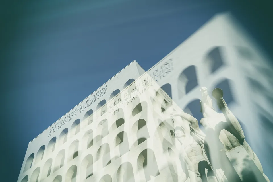 Palazzo della Civiltà Italiana all’EUR interpretato in chiave fotografica
